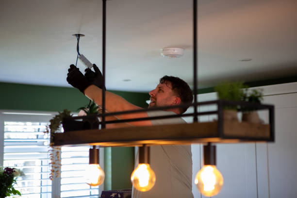 Best Affordable Emergency Electrician  in Saybrook Manor, CT